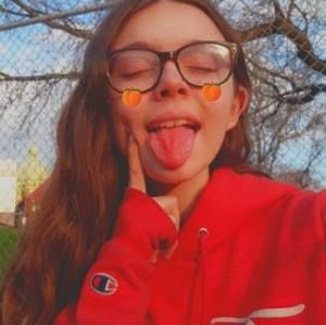 Meet your Posher, Courtney